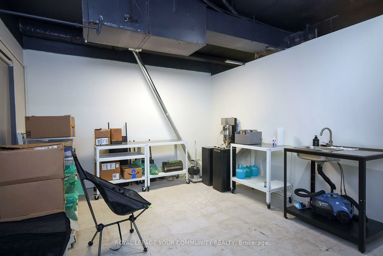 77, Lakeshore, 1002 - CO Central, Oakville