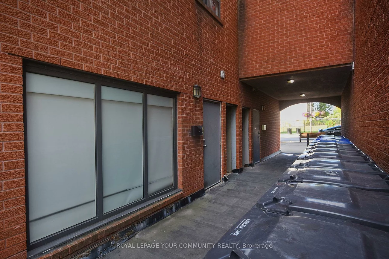 77, Lakeshore, 1002 - CO Central, Oakville