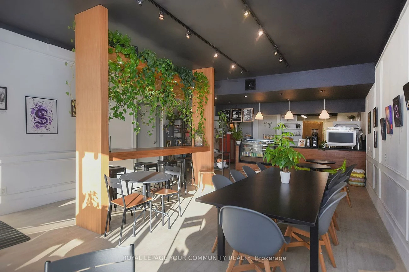 77, Lakeshore, 1002 - CO Central, Oakville