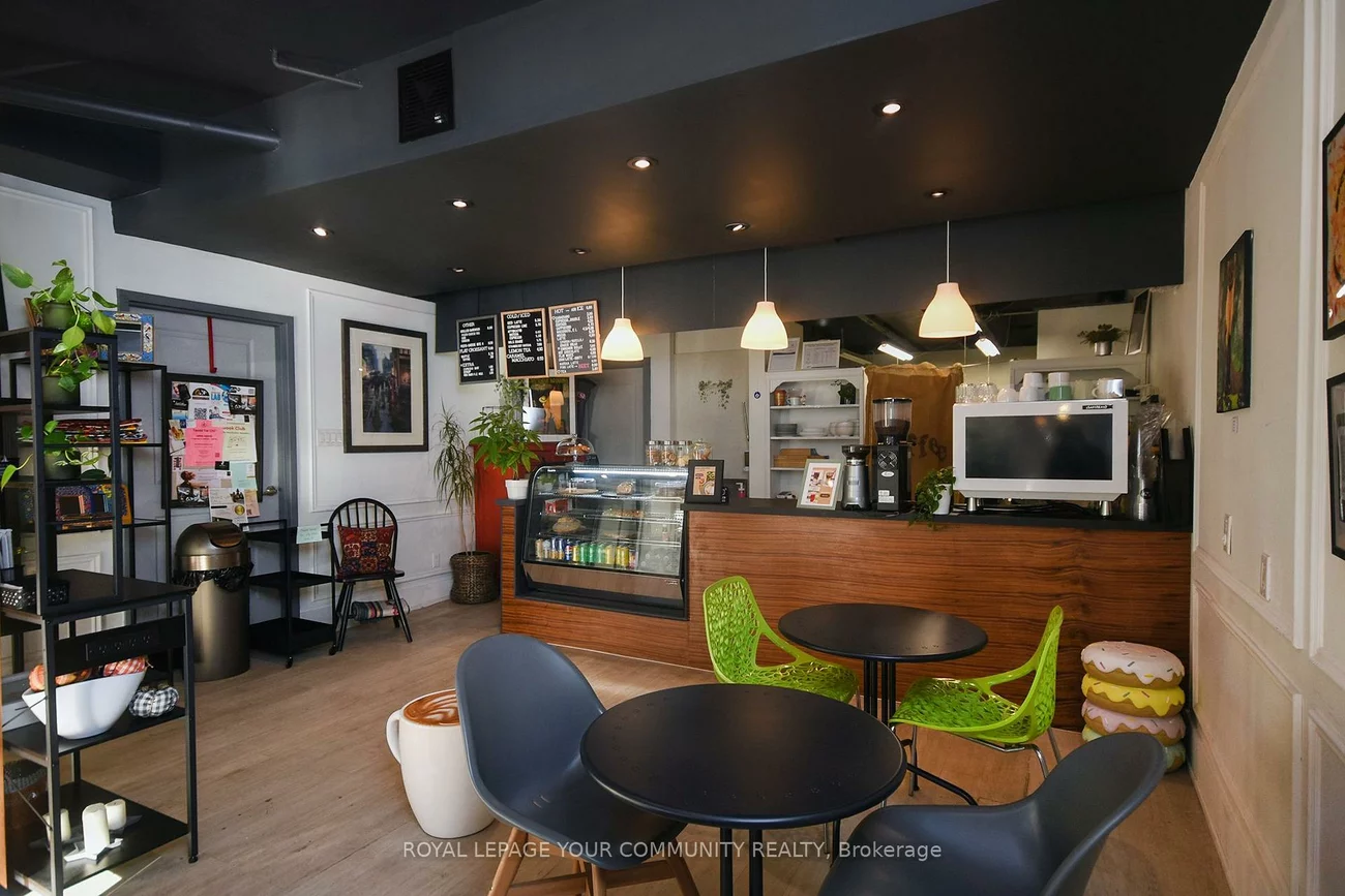 77, Lakeshore, 1002 - CO Central, Oakville