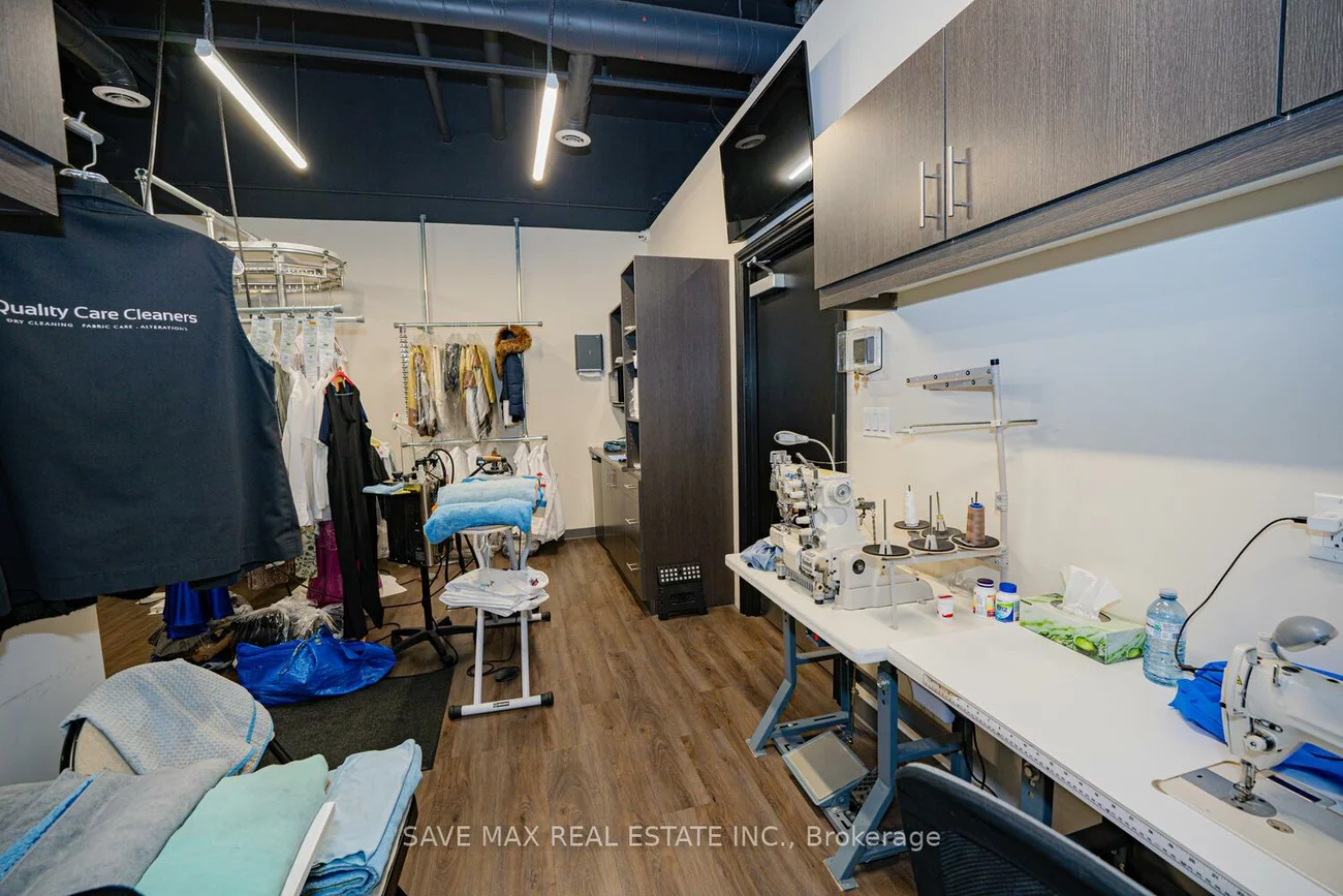 216, Oak Park, 1015 - RO River Oaks, Oakville