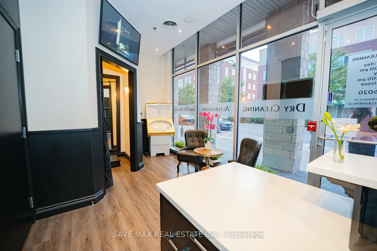216, Oak Park, 1015 - RO River Oaks, Oakville