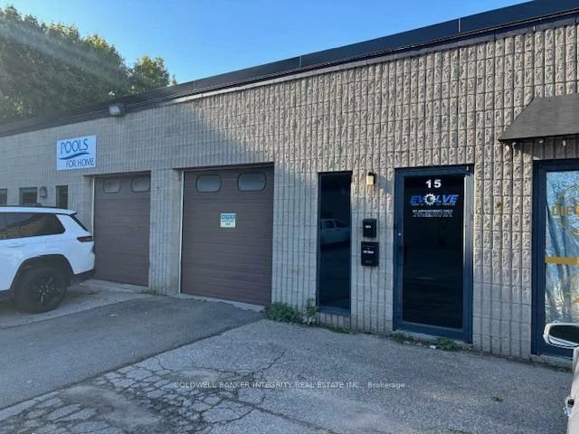 1260, Speers, 1014 - QE Queen Elizabeth, Oakville