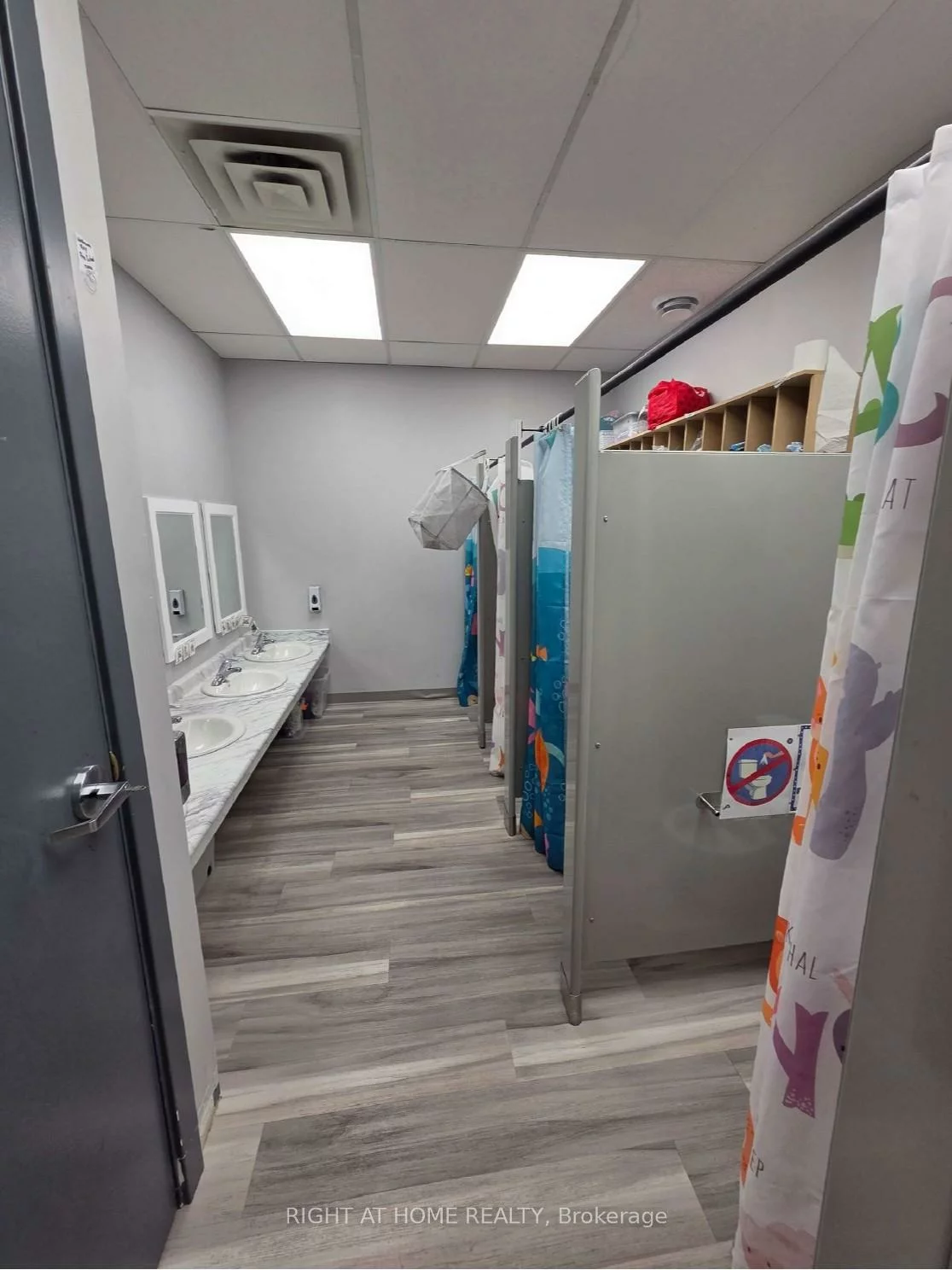 700, Dorval, 1014 - QE Queen Elizabeth, Oakville