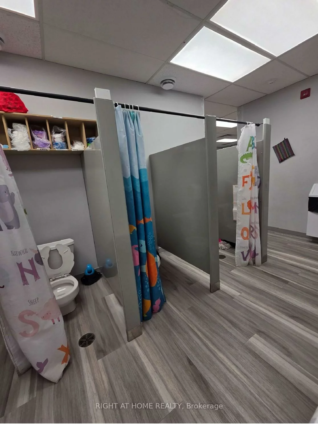 700, Dorval, 1014 - QE Queen Elizabeth, Oakville