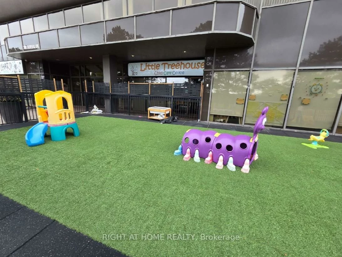 700, Dorval, 1014 - QE Queen Elizabeth, Oakville