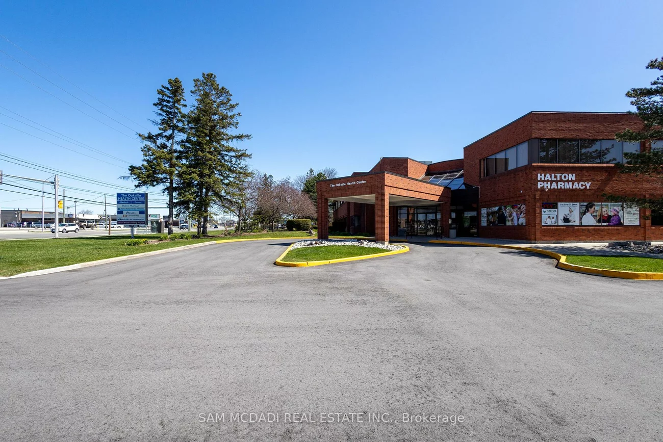 1060, Speers, 1014 - QE Queen Elizabeth, Oakville