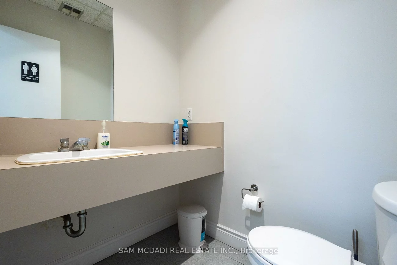 1060, Speers, 1014 - QE Queen Elizabeth, Oakville