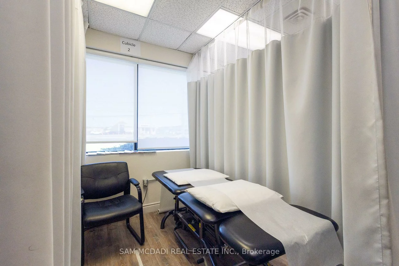 1060, Speers, 1014 - QE Queen Elizabeth, Oakville