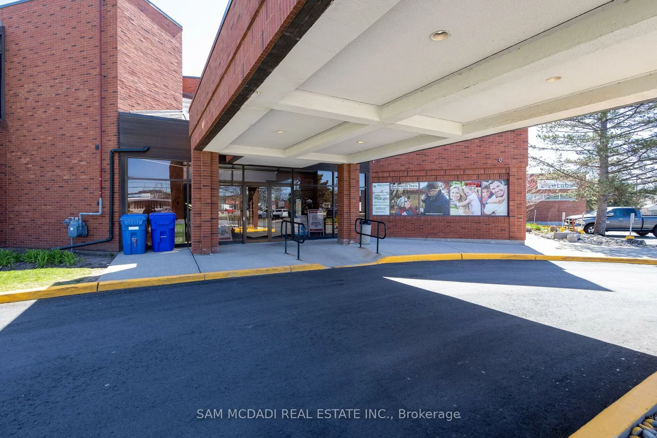 1060, Speers, 1014 - QE Queen Elizabeth, Oakville