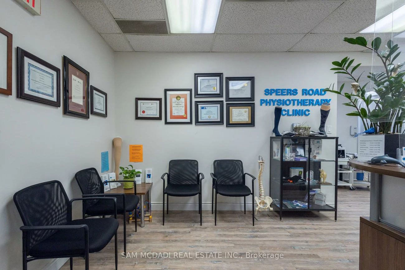 1060, Speers, 1014 - QE Queen Elizabeth, Oakville