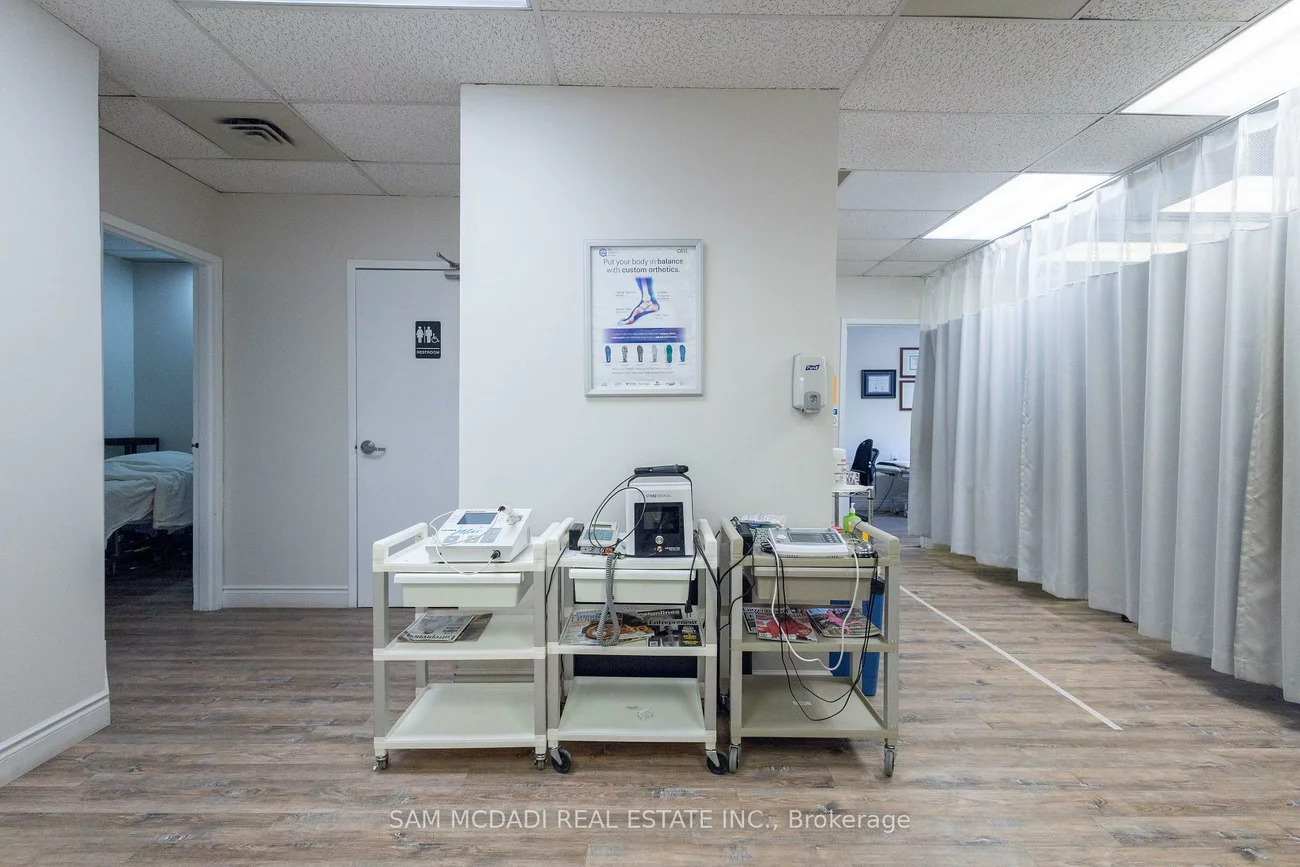 1060, Speers, 1014 - QE Queen Elizabeth, Oakville