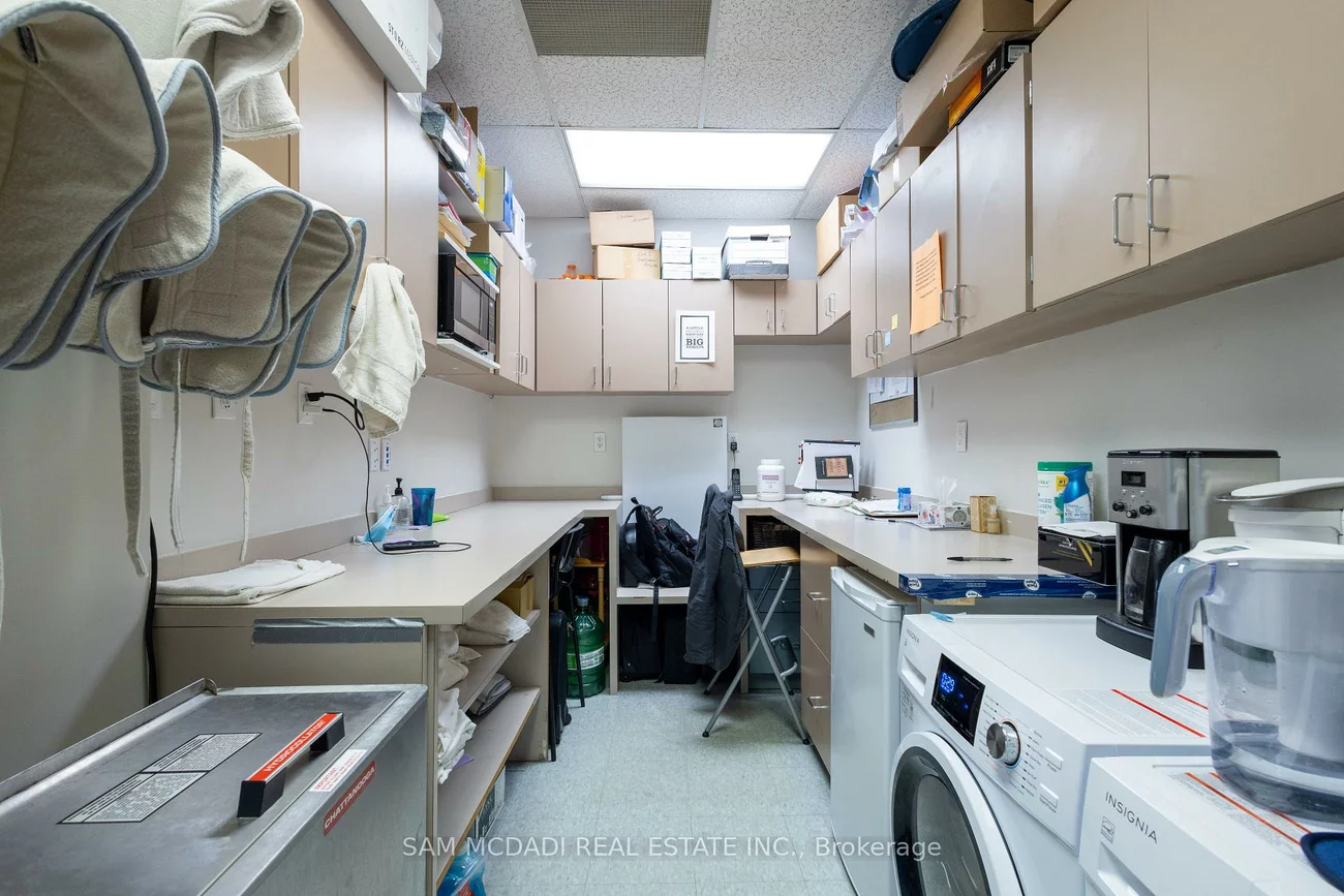 1060, Speers, 1014 - QE Queen Elizabeth, Oakville