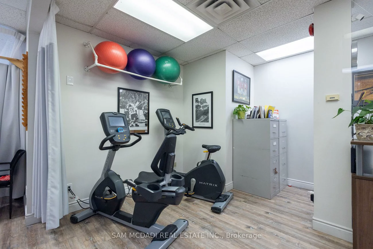 1060, Speers, 1014 - QE Queen Elizabeth, Oakville