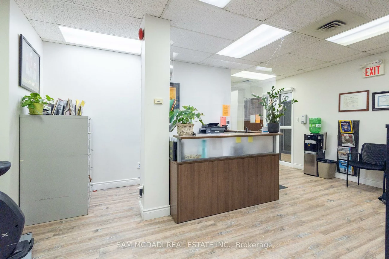 1060, Speers, 1014 - QE Queen Elizabeth, Oakville