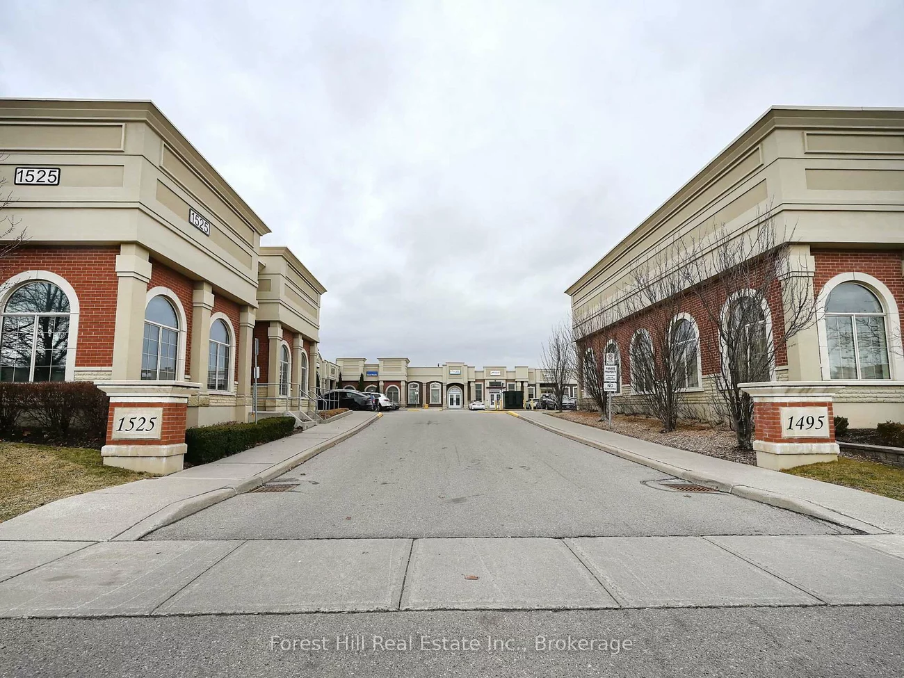 1525, Cornwall, 1014 - QE Queen Elizabeth, Oakville