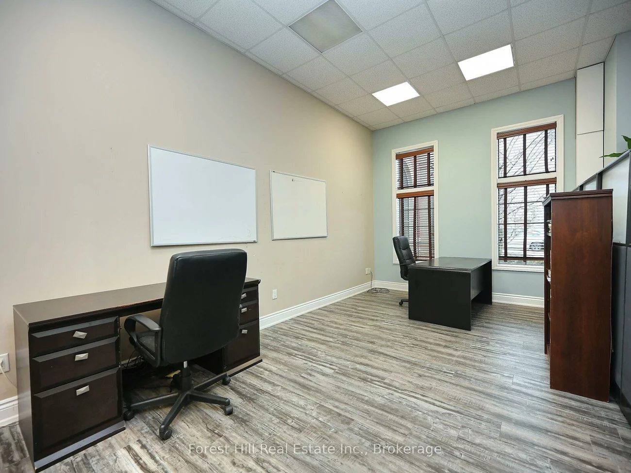 1525, Cornwall, 1014 - QE Queen Elizabeth, Oakville