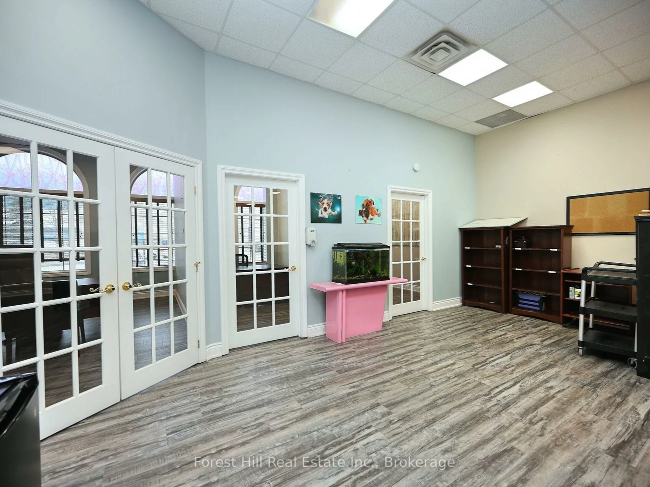 1525, Cornwall, 1014 - QE Queen Elizabeth, Oakville