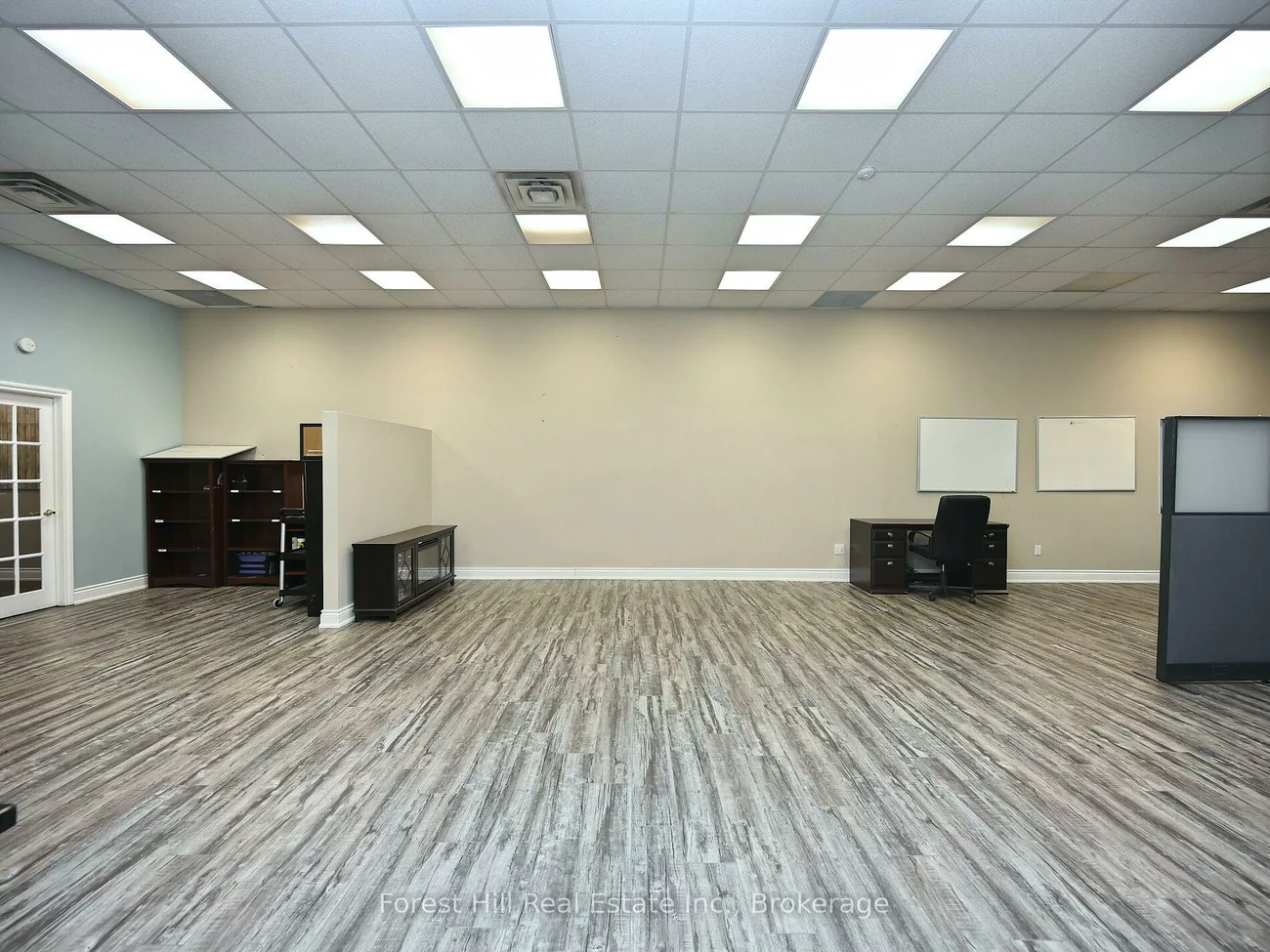 1525, Cornwall, 1014 - QE Queen Elizabeth, Oakville