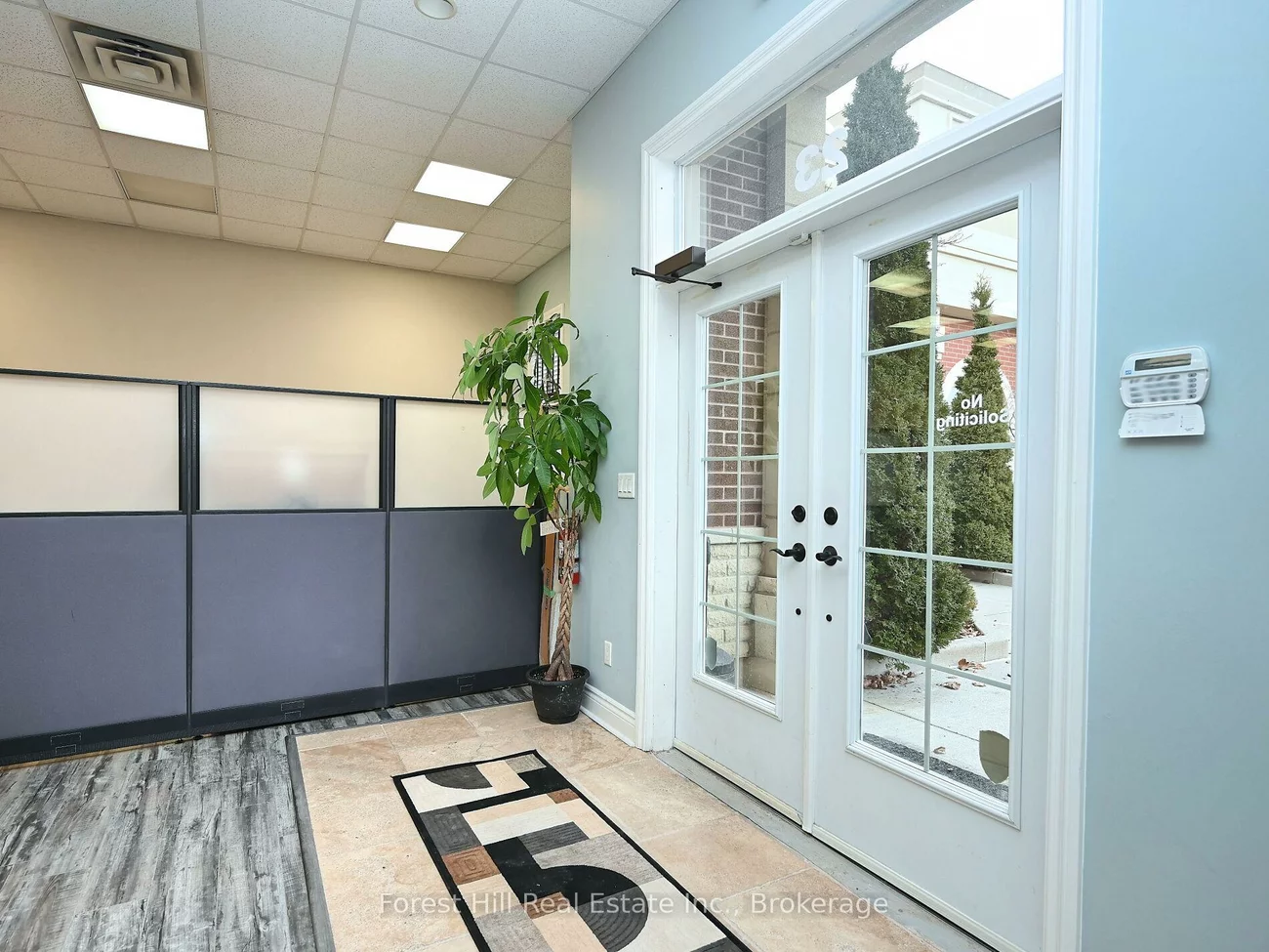 1525, Cornwall, 1014 - QE Queen Elizabeth, Oakville