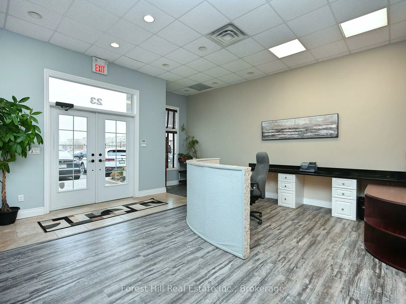 1525, Cornwall, 1014 - QE Queen Elizabeth, Oakville