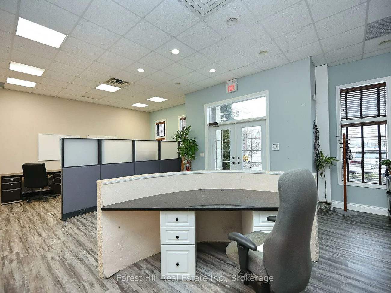 1525, Cornwall, 1014 - QE Queen Elizabeth, Oakville