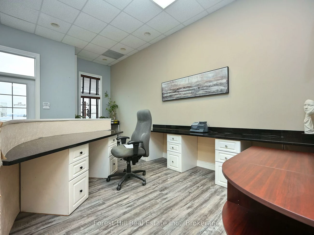 1525, Cornwall, 1014 - QE Queen Elizabeth, Oakville