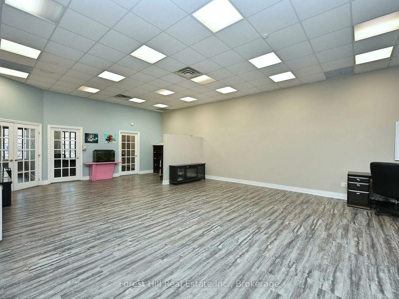 1525, Cornwall, 1014 - QE Queen Elizabeth, Oakville