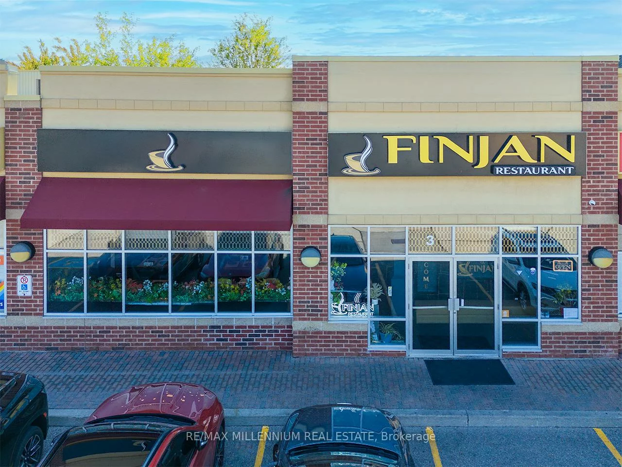 2520, Postmaster, 1019 - WM Westmount, Oakville