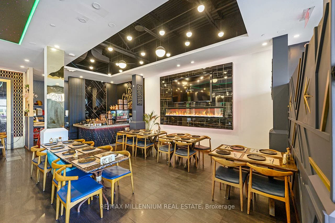 2520, Postmaster, 1019 - WM Westmount, Oakville