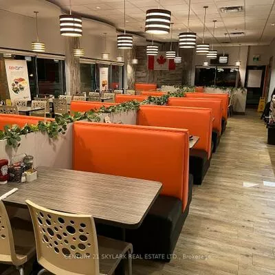 280, North Service, 1014 - QE Queen Elizabeth, Oakville