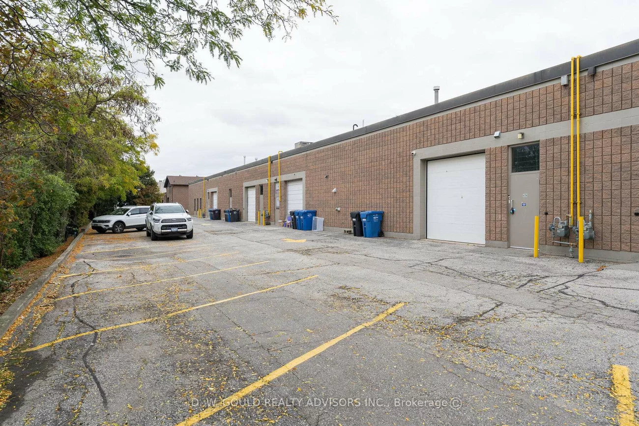 414, Speers, 1014 - QE Queen Elizabeth, Oakville