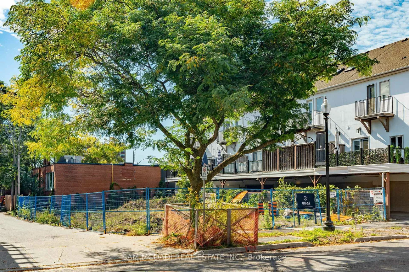 138, Dunn, 1013 - OO Old Oakville, Oakville