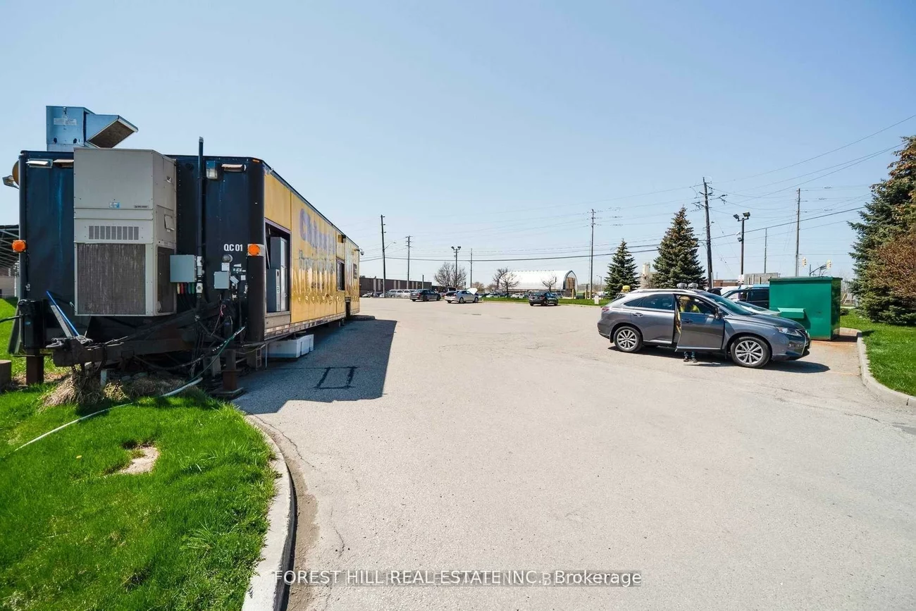 2524, Royal Windsor, 1014 - QE Queen Elizabeth, Oakville