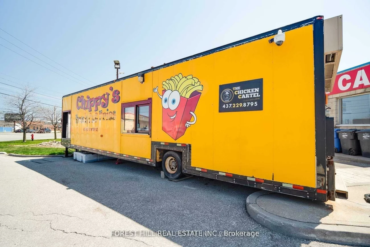 2524, Royal Windsor, 1014 - QE Queen Elizabeth, Oakville