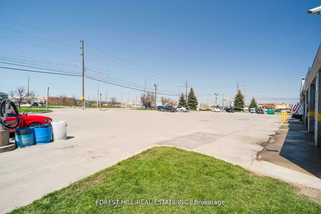 2524, Royal Windsor, 1014 - QE Queen Elizabeth, Oakville