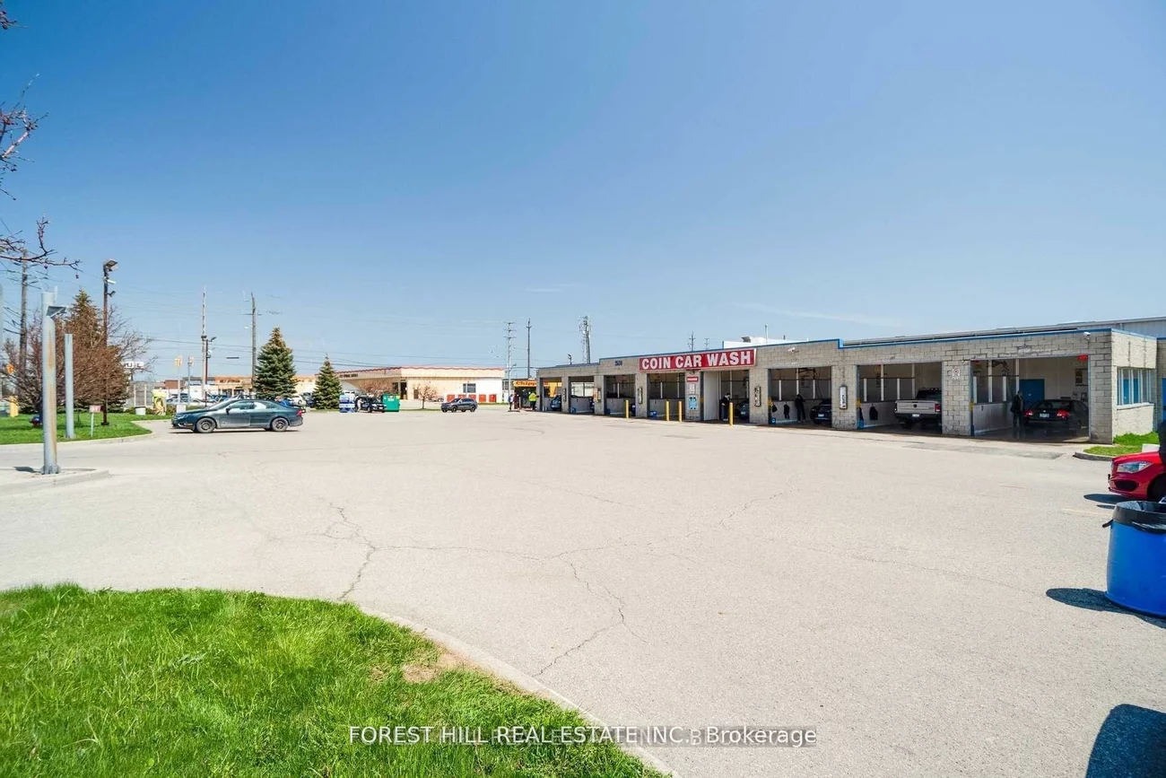 2524, Royal Windsor, 1014 - QE Queen Elizabeth, Oakville