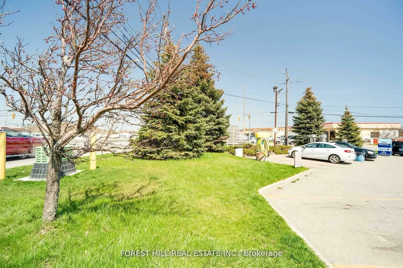 2524, Royal Windsor, 1014 - QE Queen Elizabeth, Oakville