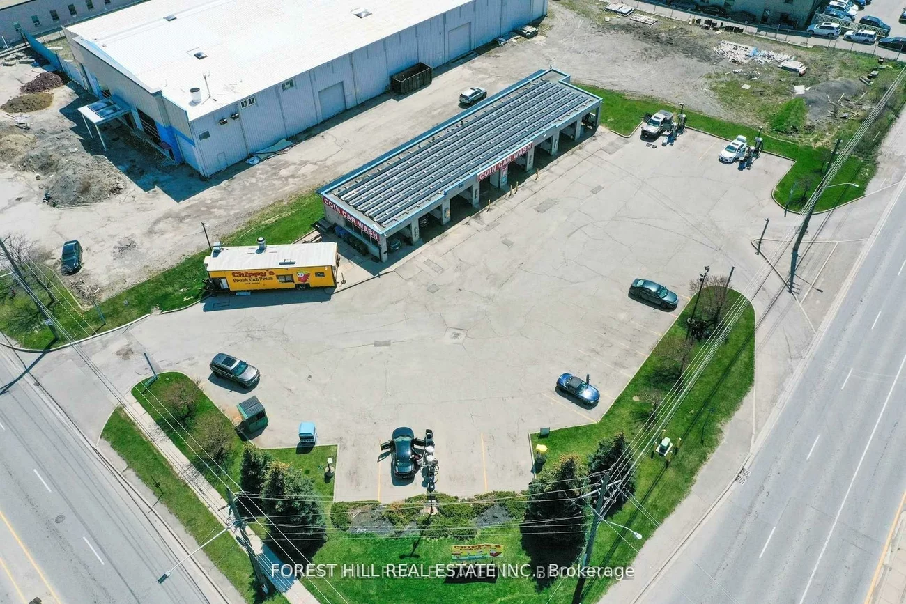 2524, Royal Windsor, 1014 - QE Queen Elizabeth, Oakville