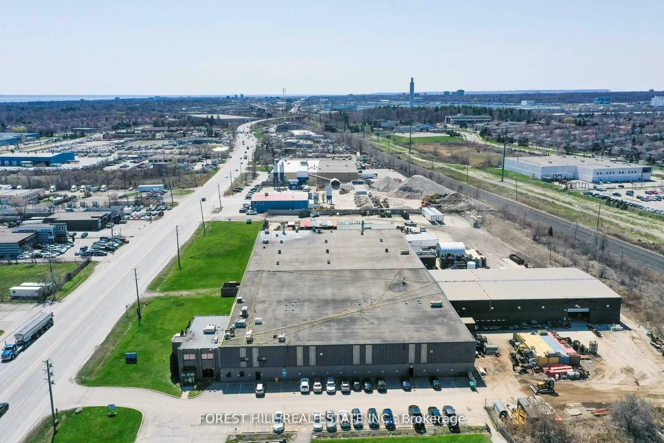 2524, Royal Windsor, 1014 - QE Queen Elizabeth, Oakville