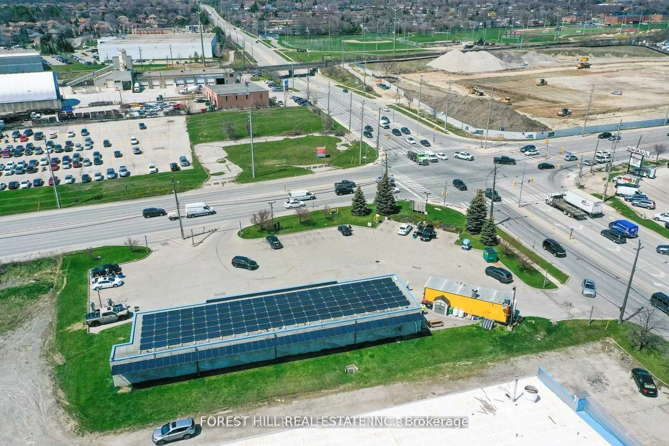 2524, Royal Windsor, 1014 - QE Queen Elizabeth, Oakville