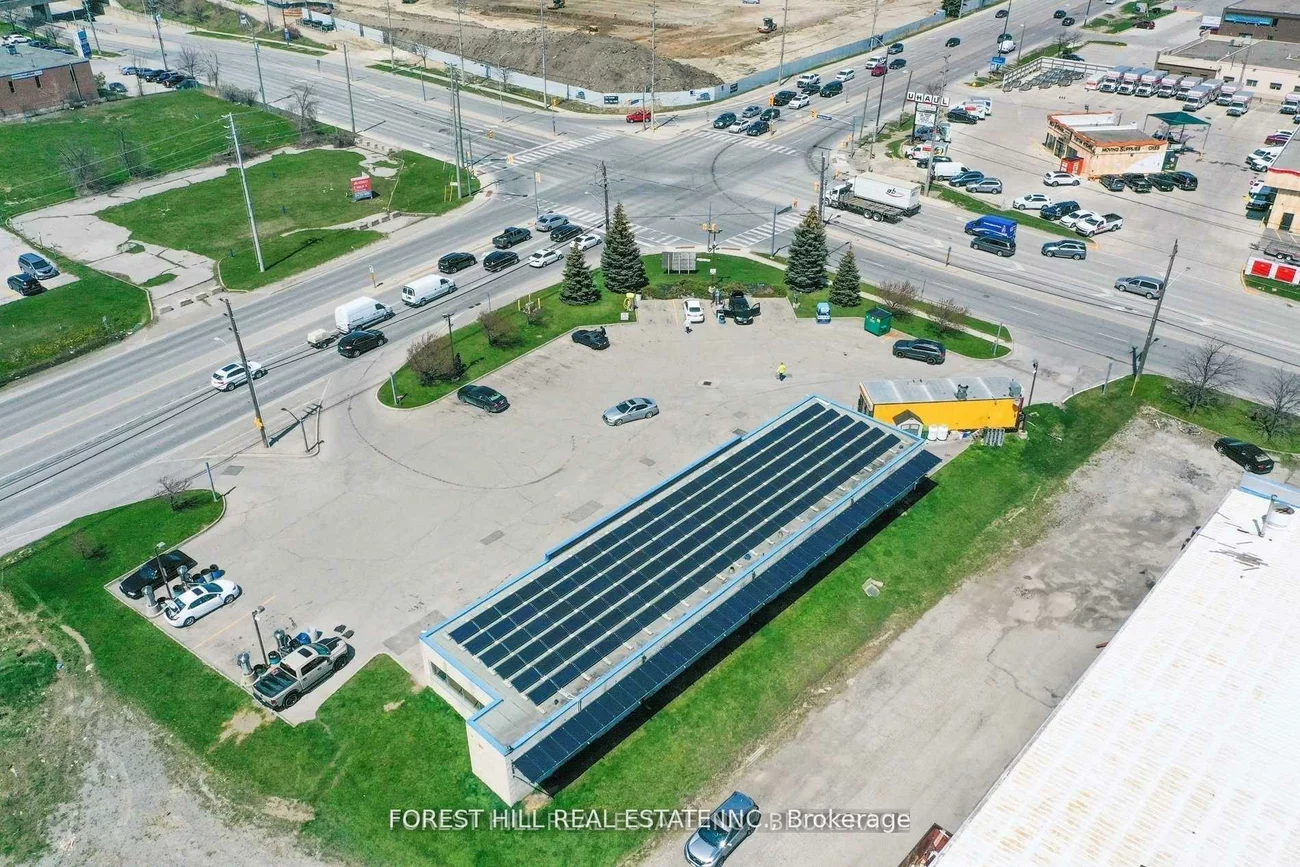 2524, Royal Windsor, 1014 - QE Queen Elizabeth, Oakville