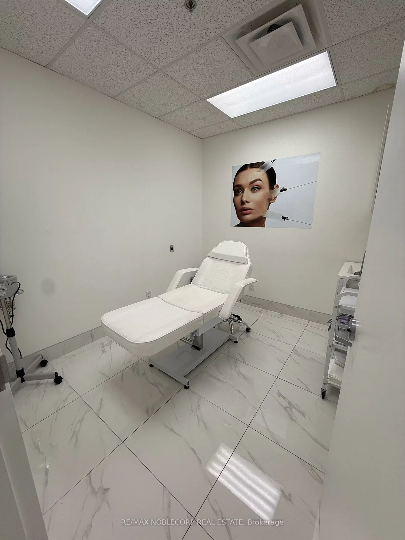 3075, Hospital, 1012 - NW Northwest, Oakville