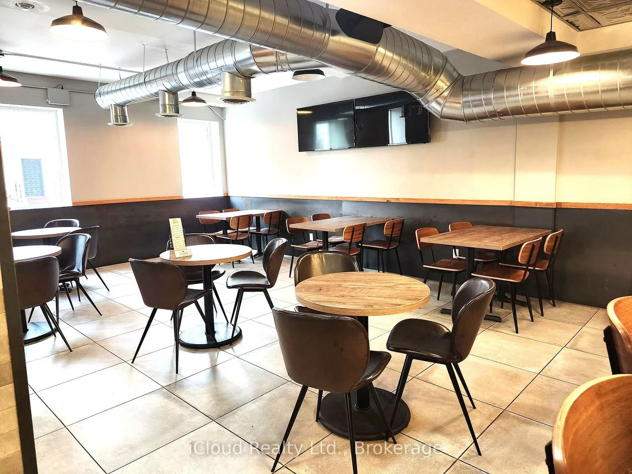 162, Lakeshore, 1013 - OO Old Oakville, Oakville