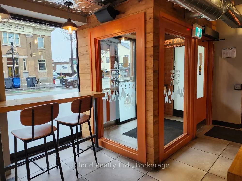 162, Lakeshore, 1013 - OO Old Oakville, Oakville