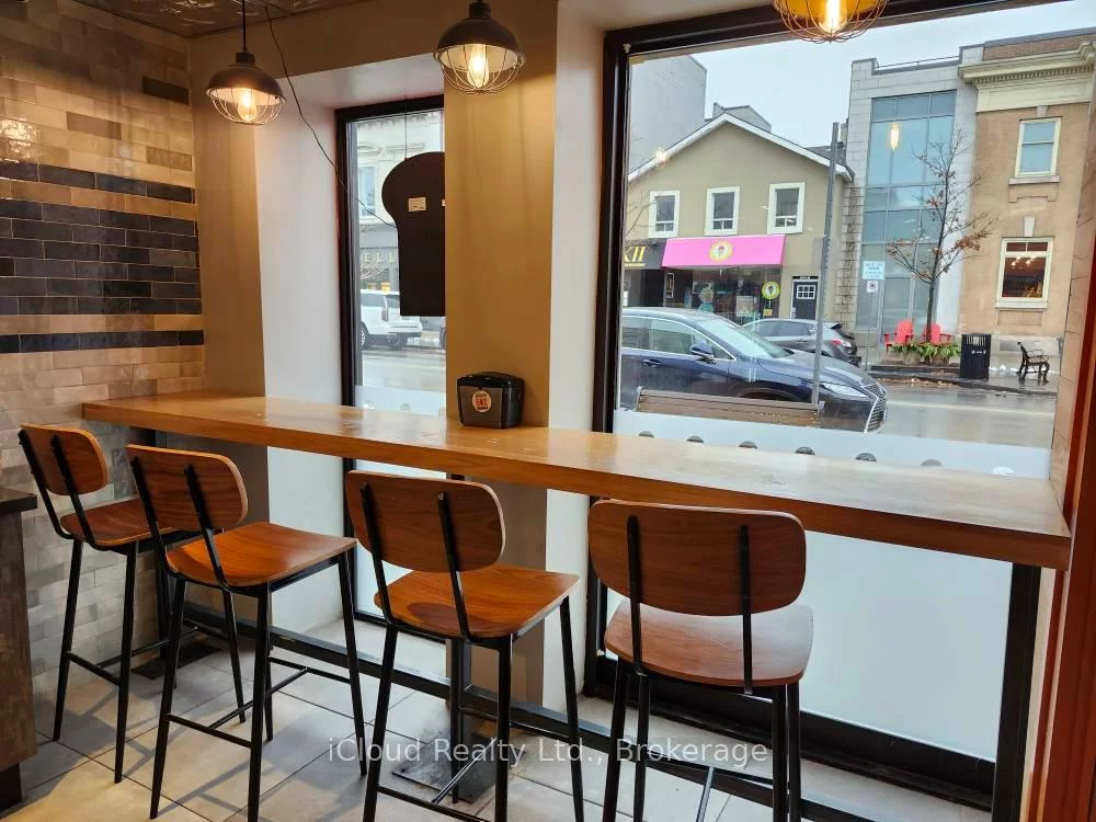 162, Lakeshore, 1013 - OO Old Oakville, Oakville