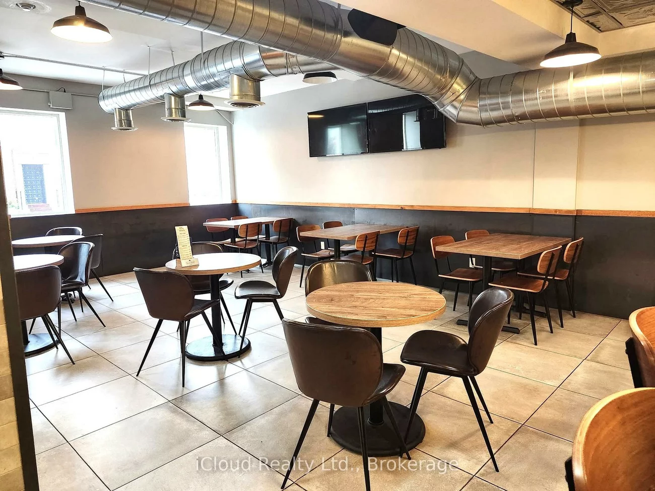 162, Lakeshore, 1013 - OO Old Oakville, Oakville