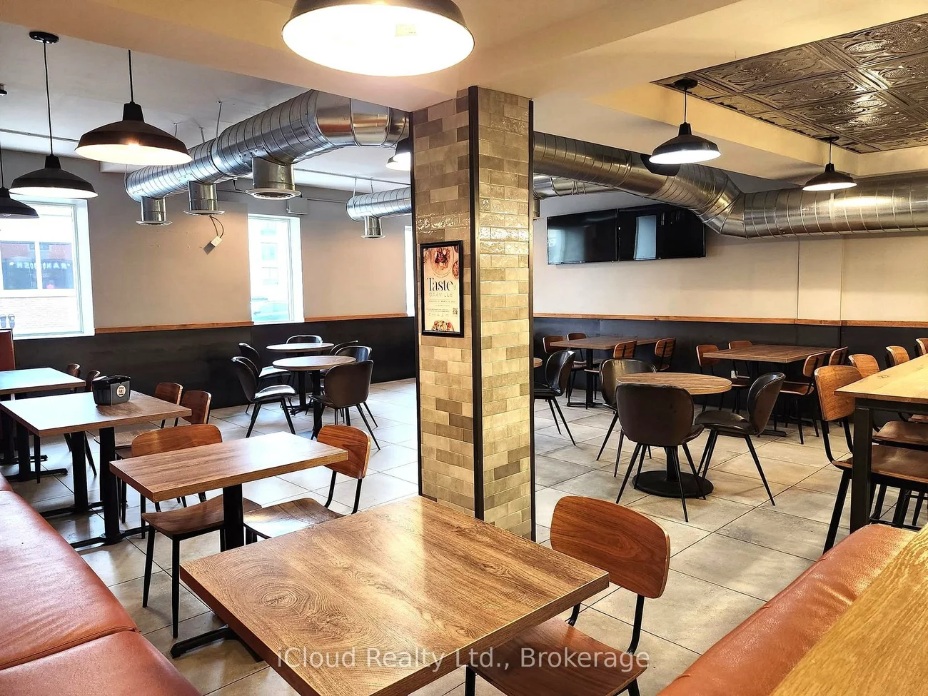 162, Lakeshore, 1013 - OO Old Oakville, Oakville