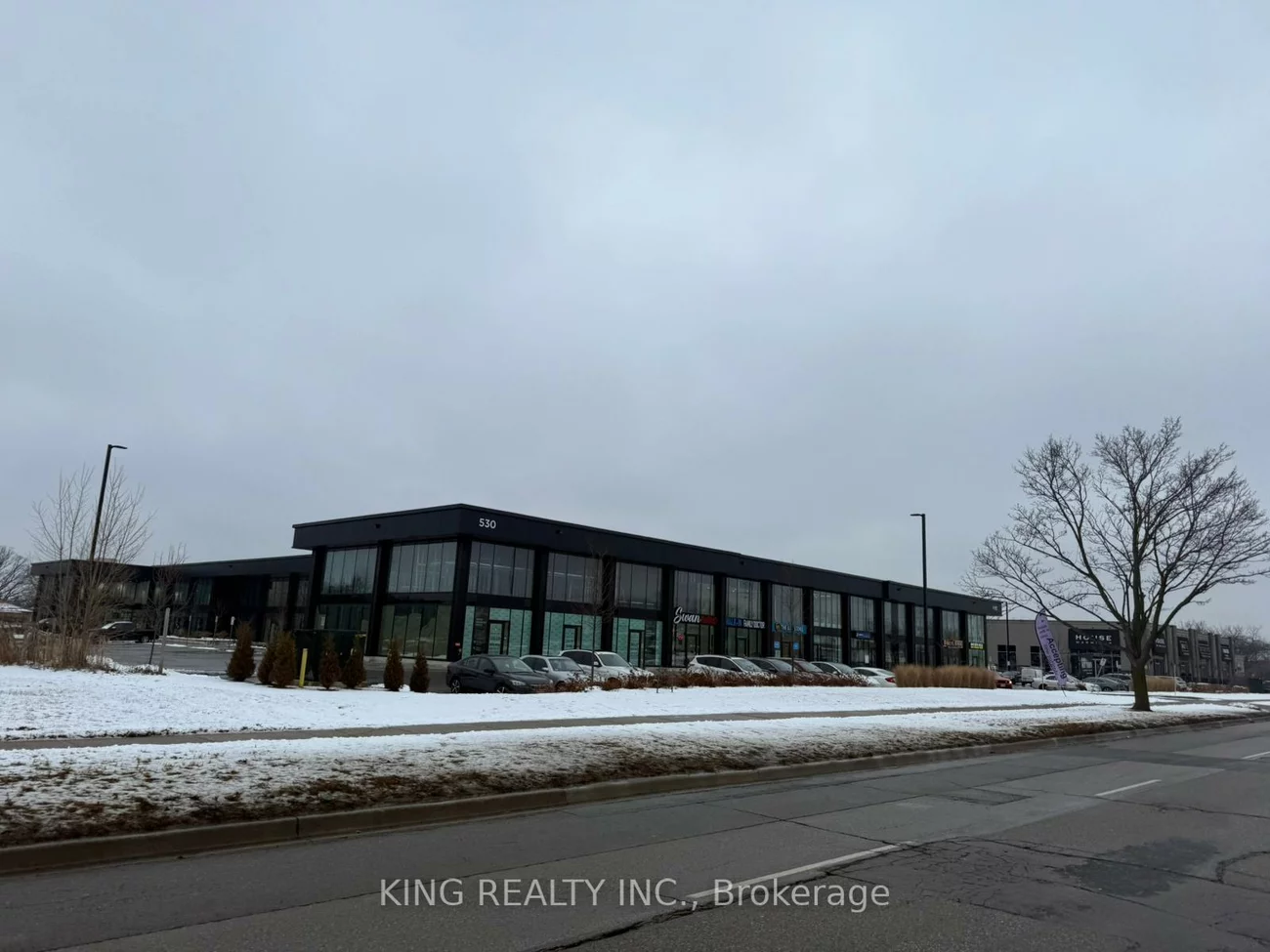 530, speers, 1014 - QE Queen Elizabeth, Oakville