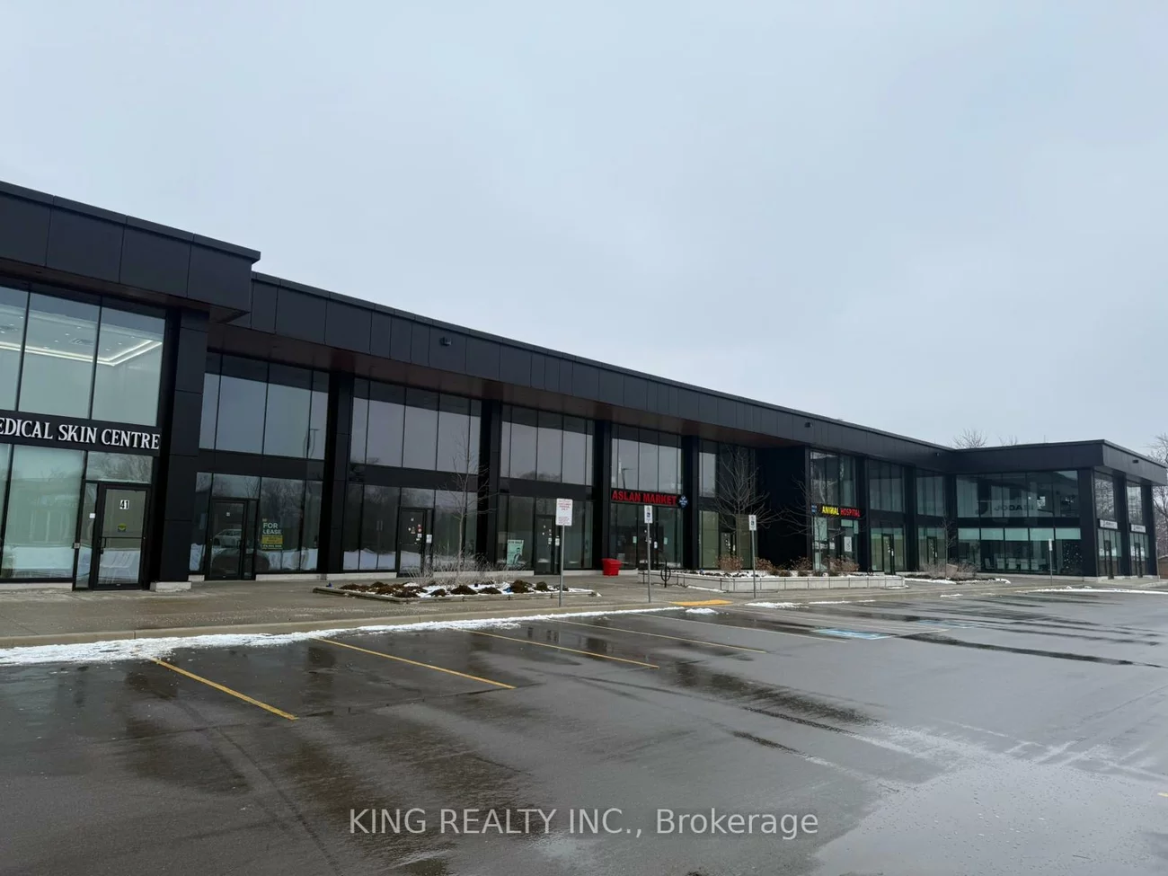 530, speers, 1014 - QE Queen Elizabeth, Oakville